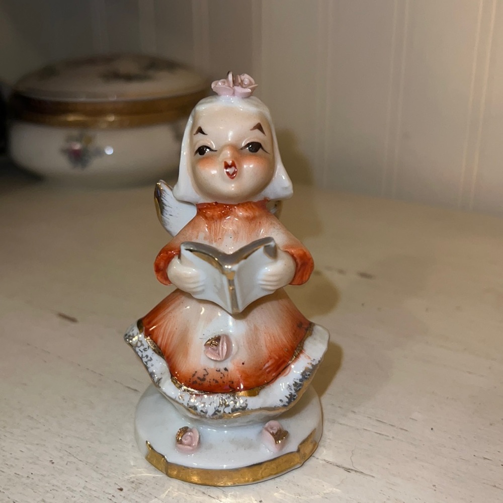 Vintage Napcoware spaghetti trim Christmas Angel Choir 4.5”